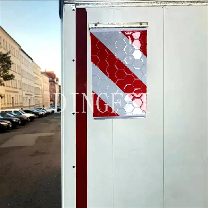 Truck Tail Lift Flags (6)